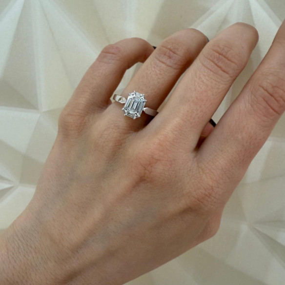 Anillo Diamante 0.70 Ct Talla Esmeralda Vrait Oro Blanco - Talla Baguette