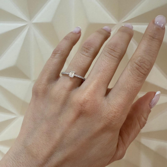 Anillo Compromiso Dafne Petit Diamante Esmeralda 0.30 Oro Blanco - Anillos de Solitario