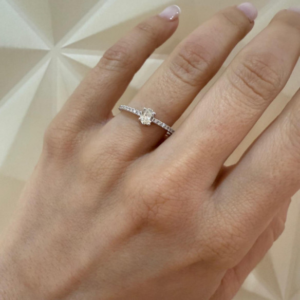 Anillo Compromiso Dafne Petit Diamante Oval 0.30 Oro Blanco - Anillos de Solitario