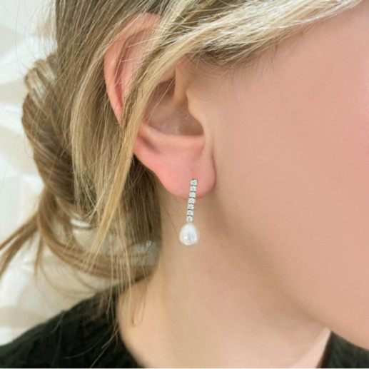 Serenity Pearl Claw Earrings with Diamonds - Earrings 2