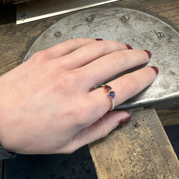 Anillo Diamantes Granate Y Iolita Trillon - Anillos Otras Piedras Preciosas