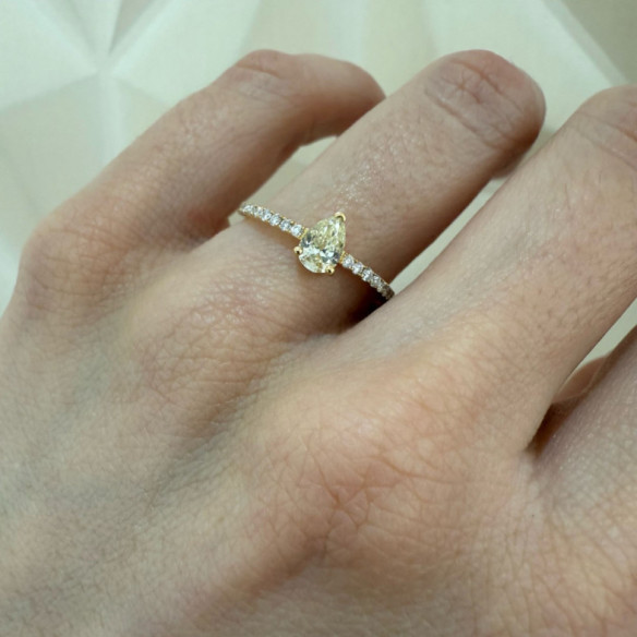 Anillo Diamante Limón Pera Solitario 0.45 Quilates - Talla Pera