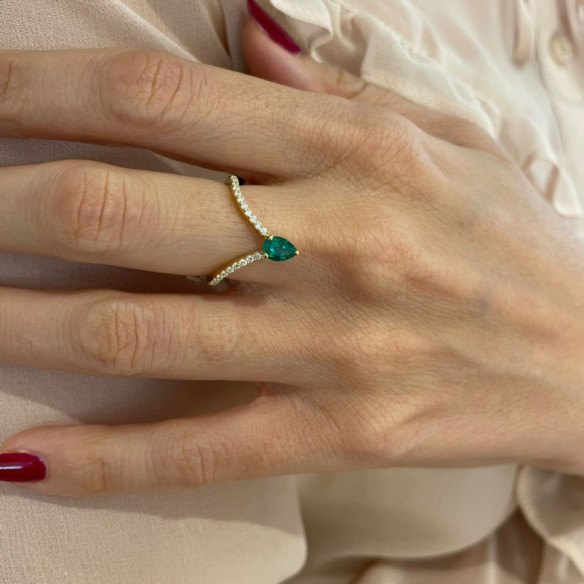 Anillo en V Esmeralda y Diamantes Vera oro amarillo - ANILLOS