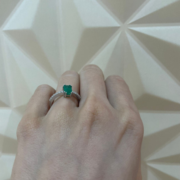 Emerald Ring 0.95ct White Gold DAFNE COLOR - Anniversary Rings