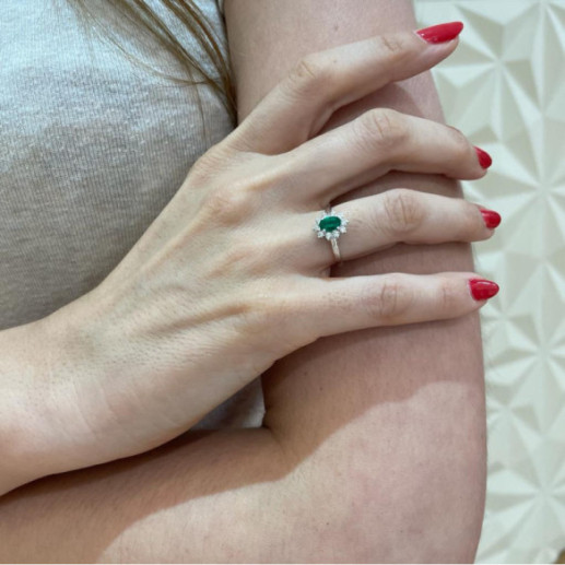 Emerald Dahlia Ring 0.60 - Rings 2