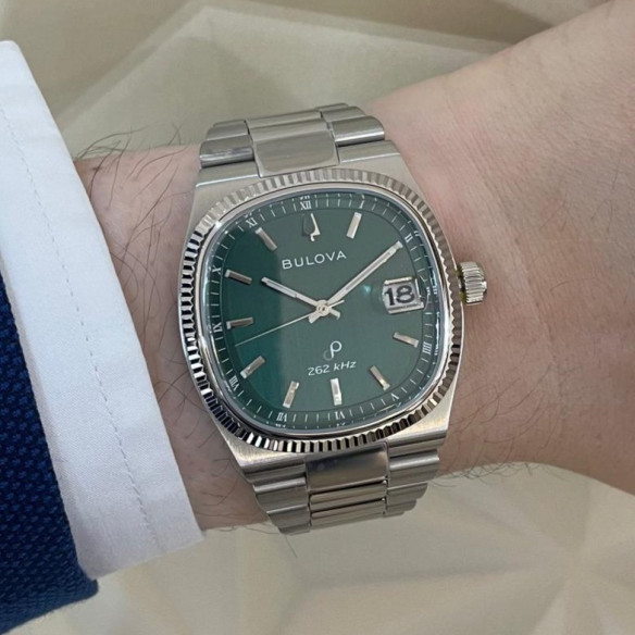 Bulova Precisionist Super Seville - Bullowa Classic