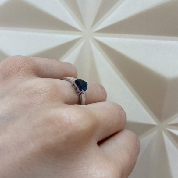 Anillo Zafiro Corazón Sangre Azul 1.04Ct - Anillos de Zafiro
