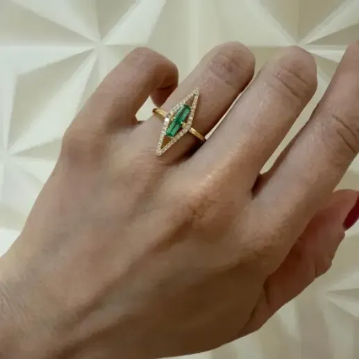Anillo Cuarzos Verdes en Oro Amarillo y Diamantes Prisma - Ringe Farbsteine 2