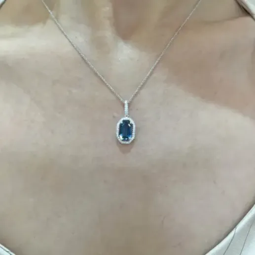 Perfect Geometry Topaz Necklace - Blue Stone Pendants 2