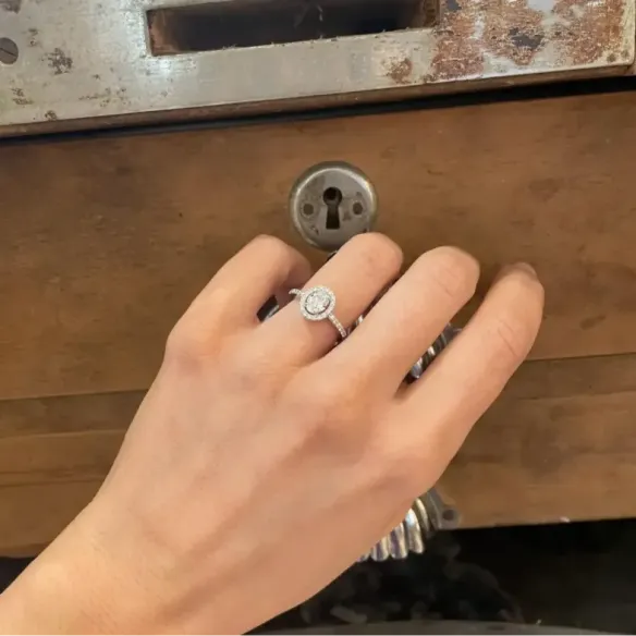 Anillo Diamante Oval 0.70 Sunset Oro Blanco - rosetón