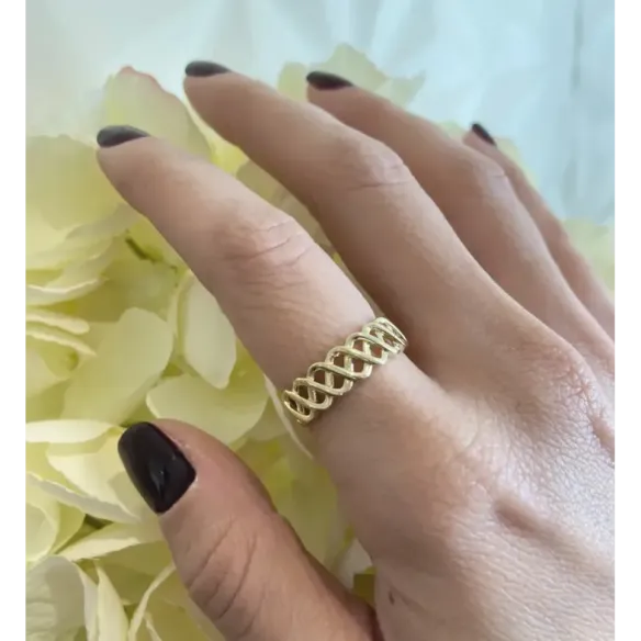 Anillo Ondas Mi Primera Joya - Anillos de Oro Sin Piedras