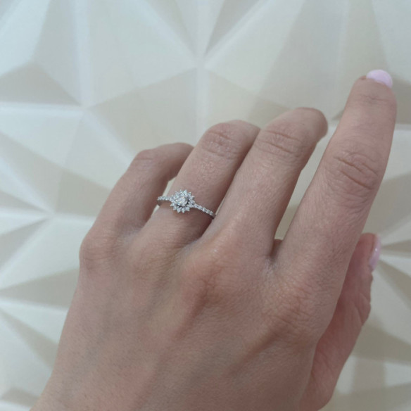 Anillo Solitario Margarita 0.15 brazo diamantes - ANILLOS
