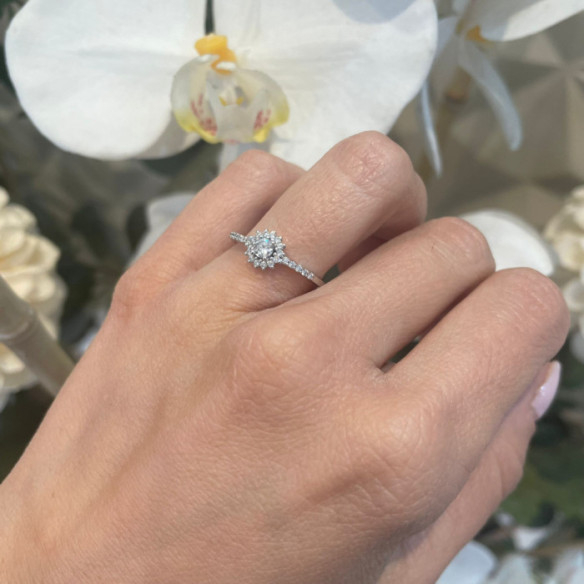 Anillo Solitario Margarita 0.15 brazo diamantes - ANILLOS