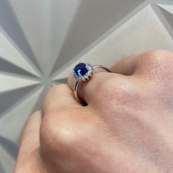 Anillo Compromiso Zafiro y Diamantes Dalia - Anillos Compromiso Aniversario