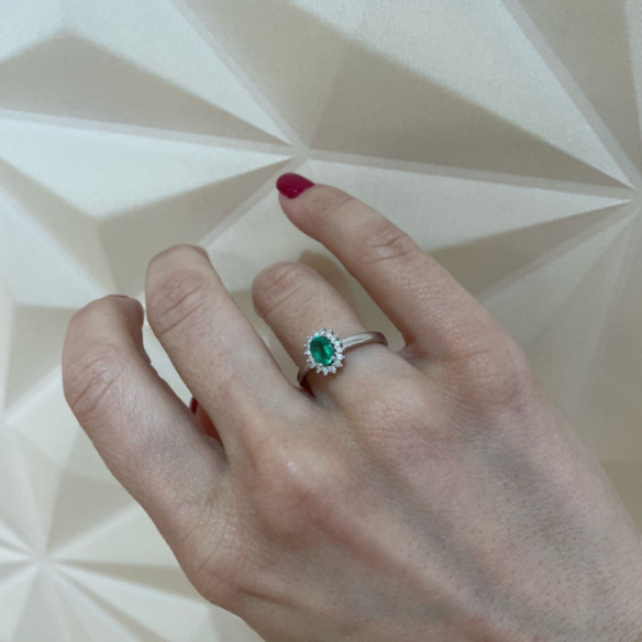 Anillo Esmeralda y Diamantes Dalia 0.50 - LES ANNEAUX