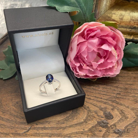 Anillo Zafiro Azul Lola 1.50Ct - Jubiläums Verlobungsringe
