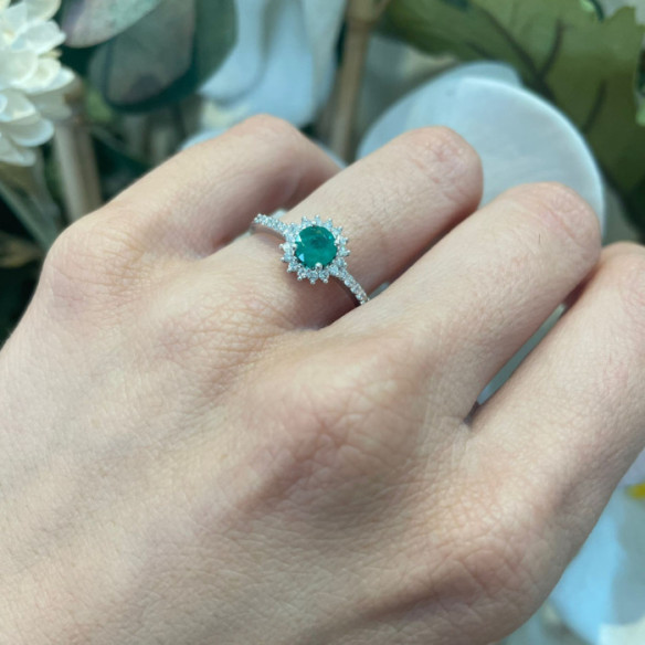 Anillo Esmeralda Margarita 0.60 - Anillos de Esmeralda