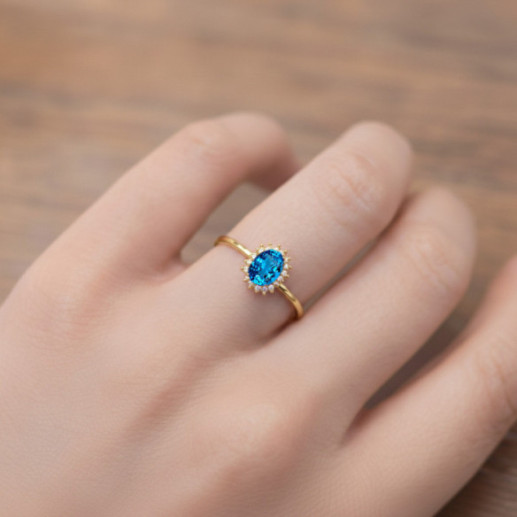 Candy Blue Topaz and Diamond Ring in Yellow Gold - Rings other precious stones 2