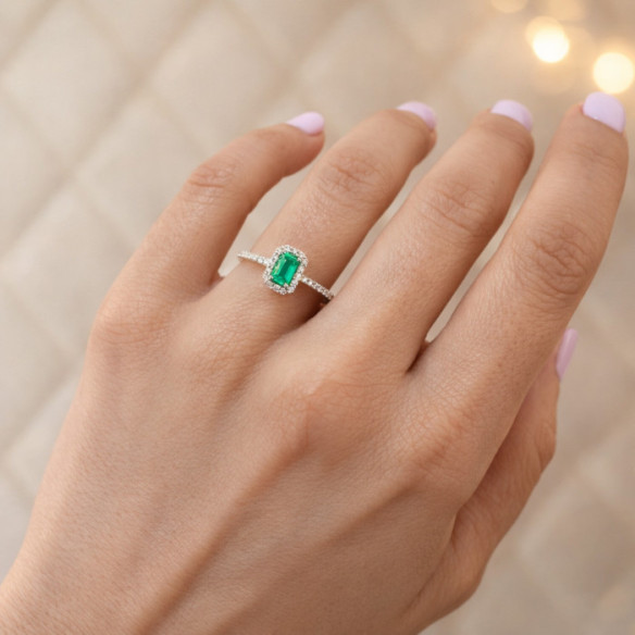 Anillo Esmeralda Sunset Rectangle 0.40Ct Oro Blanco - ANILLOS