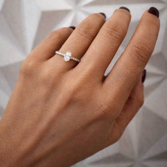 Anillo Compromiso Diamante Oval 0.50 Oro Blanco Dafne Petit - Solitarios de Oro Blanco