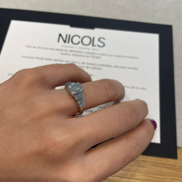 Anillo Diamantes 0.90 Minerva Oro Blanco - Talla Baguette