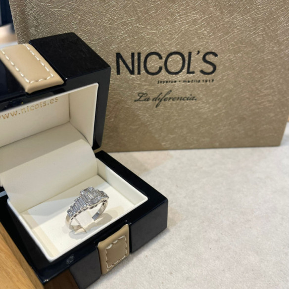 Diamantring 0.90 Minerva Gold Weiß - Schnitzen von Baguette