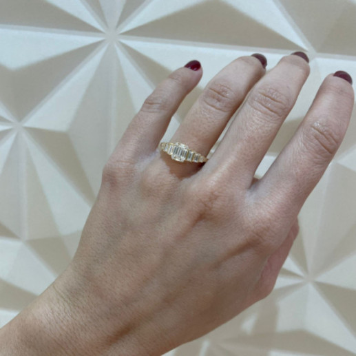 Anillo Diamantes Minerva 0.65Ct Oro Amarillo - Talla Baguette 2
