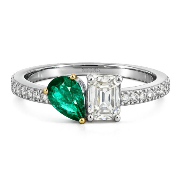 Toi et Moi Emerald and Diamond Ring in White Gold - Green engagement rings