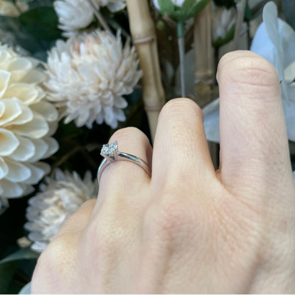 Frida White Gold Solitaire Diamond Ring 0.10 to 0.70 carats