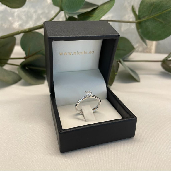 Frida White Gold Solitaire Diamond Ring 0.10 to 0.70 carats
