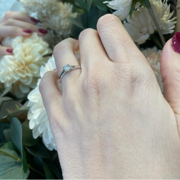 Megan solitairering i hvidguld med diamant 0,10-0,70 ct