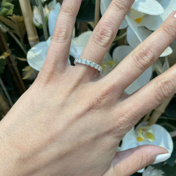 Eternity Diamantring 1,8 til 2,1 Carat