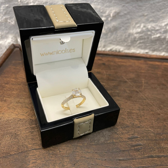 Anillo Solitario Diamantes Oro Amarillo Gardenia 32810020111